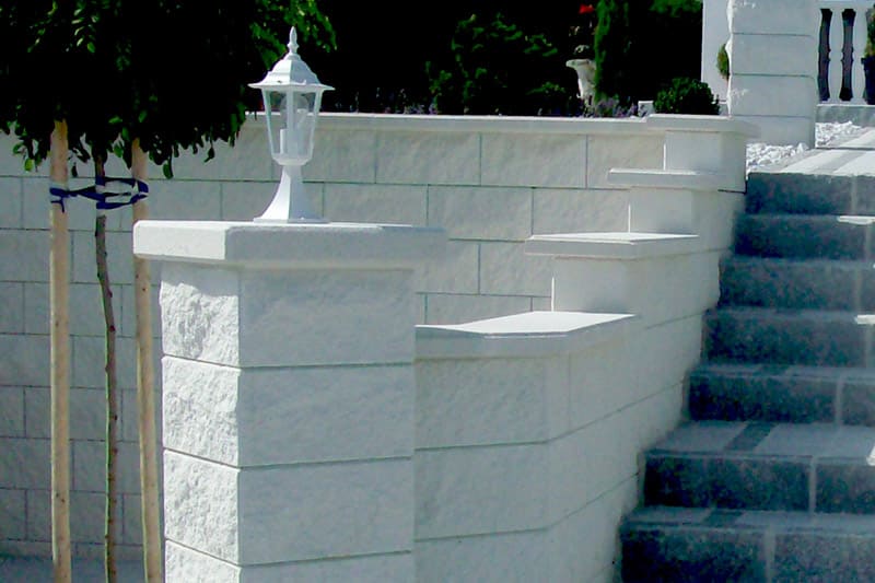 Beton-Mauersteine für Zäune, Gartenmauern etc von BK Forchtenstein