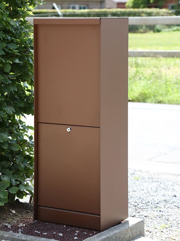 Freistehende Paketbox in Braun aus Aluminium von BK Forchtenstein